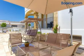 Chambre chez l'habitant avec internet haut débit, terrasse et jardin | Vue ville - Image 3