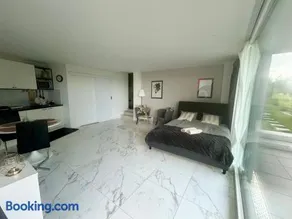 Modern Studio with Lake View near Zurich - Image 2