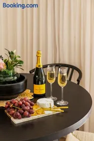 5BR Family Home Mins to Scarborough Beach - Image 3