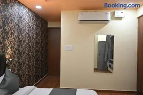 HOTEL RAAS PLAZa - Image 2