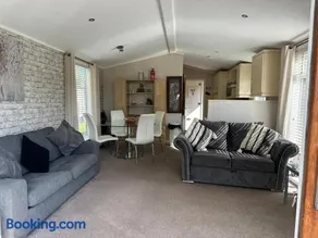 Wentworth Lodge - Image 2