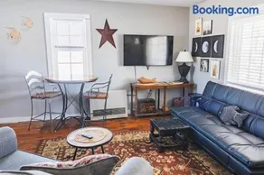 Historic Farmhouse Apartment - Image 2