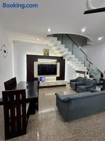 6 Bedroom Manor in Phagwara - Image 1