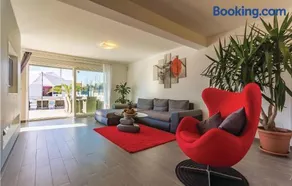 Amazing Home In Pula With Kitchen - Image 4