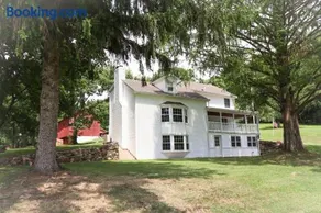 30-acre Family Farmhouse-Creek Fire Pit & Theater Near Codorus - Image 3