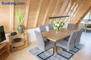 Komfortabeles-Finnhuetten-Ferienhaus-im-Fischerdorf-Freest - Image 2