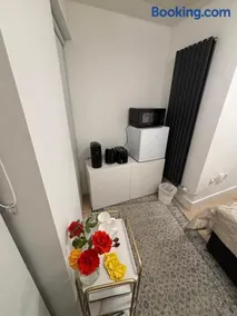 Room to rent in modern house,Central location - Image 2
