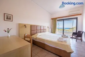 Blue Bay Hotel - Image 1