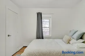 townhouse style two level apartment - Image 3