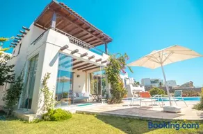 Villa Santa-Fe Private Pool - Image 1