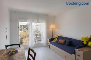 Acogedor apartamento en el centro de Llançà - Image 2