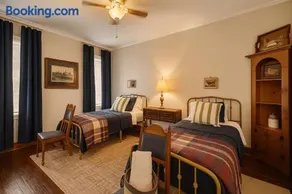 Magnolia Hill Vacation Home Rental in Meridian Mississippi Poplar Springs Historic District - Image 5