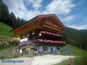 Chalet 'Niederhaushof Edelweiß' mit Bergblick, Privatem Garten und Wi-Fi - Image 3