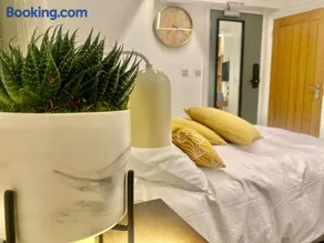Station Rooms - Image 3