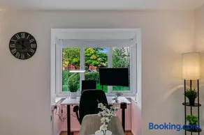 Aryas Apartments London - Image 1