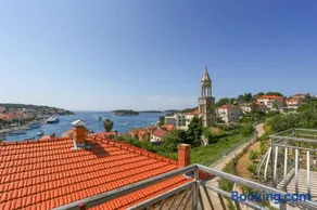 Pina Hvar Seaview Apartment - Image 1