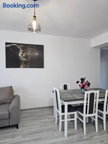 London Residence - Suceava City - - Image 4