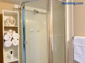 Spacious 1 Bedroom apartment in Hidden Way - Image 2
