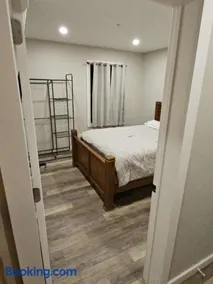 Modern 1BR Apartment in GREAT Location Unit 203 - Image 5