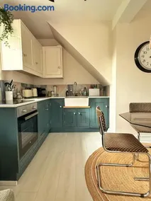Allotment Cottage - Image 3