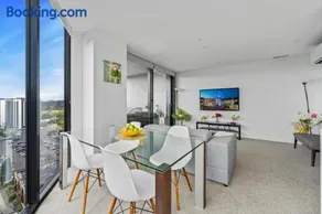 Gorgeous and Luxury Tower View Apartment - Image 4