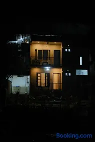 Riverside Bliss Villa - Image 5