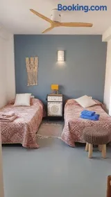Apartamentos Hawaii - Parking y 50 mt del Arenal - Image 2