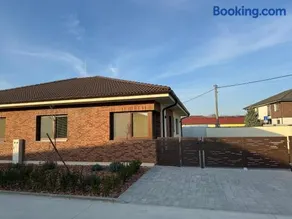 33 Apartments - Image 3