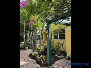 The Artist's Cottage - Image 5