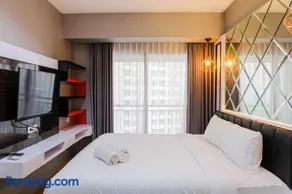 3BR Apartment with Pool View at M-Town Signature By Travelio - Image 2