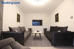 Comfy 2 Room Apartment - Free Parking - 350Mbps WiFi - Netflix - Image 1