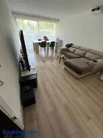 Appartement en résidence avec piscine - Image 5