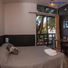 Abanico Suites con Kitchenette y Parking - Image 1