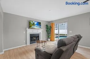 Palm Coast Getaway - Pool Grill 3Br - Image 1