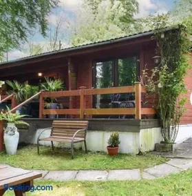 2 Bed Lodge - Sleeps 4 - Pets - Parking - Wifi - Image 2
