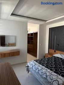 Casa moderna en Aguascalientes con AC, jardín y alberca en casa club - Image 4