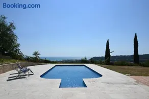 SNB001 - Pedaso, trilocale in splendida villa con piscina - Image 1