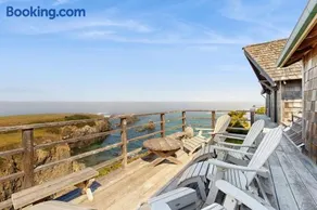 Oceanfront Home - Stunning Views & Private Hot Tub - Image 1