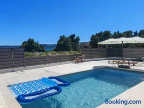 Beach Haven house with pool and Jacuzzi - Image 3