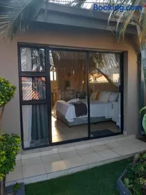 Guesthouse at 543 - Image 3