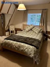 Beautiful Cottage opposite Hedingham Castle! - Image 3