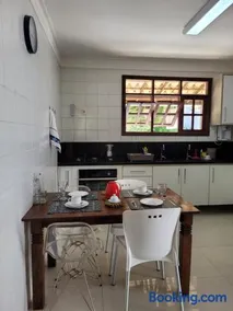 Guarajuba, 5 suites e piscina - Image 3