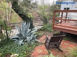 Vintage RV Creekside Nature Retreat near Ojai next to Swim Holes Hike - Image 1