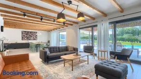 Luxury villa Povetica with pool in Vizinada - Image 2