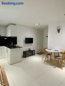 Studio La Tour - Image 3