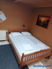 BpR P3 Lodge Apartment with A/C - Image 2