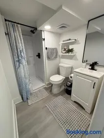 Private&Modern cozy studio in Greer - Image 4