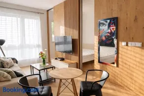 SOHO Apartmán v centre, smart & self check-in 24h, private garage EV - Image 2