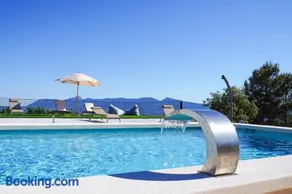 Casa rural para grupos 12 personas en la sierra con piscina, barbacoa y chimenea en Alicante - Image 1