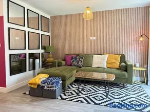 4BR - 3BA - Fast Wi-Fi - Free Parking - Garden - EV Point - Image 4
